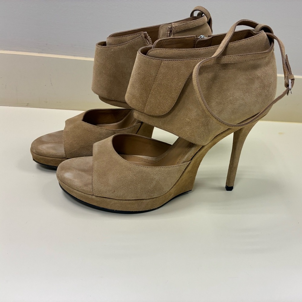 Yves Saint Laurent  Tan High Heels